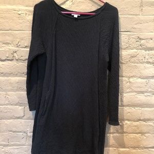 Super soft black dress with pockets!